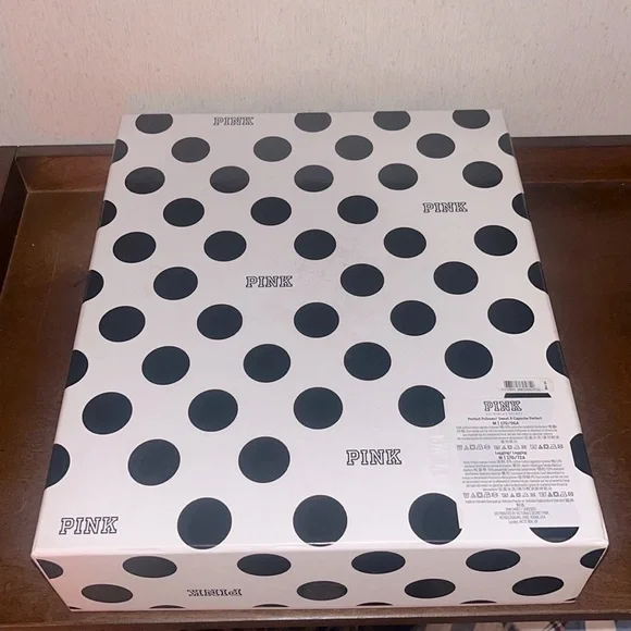 PINK Perfect Pullover & Yoga Leggings Set - Picture 4 of 4